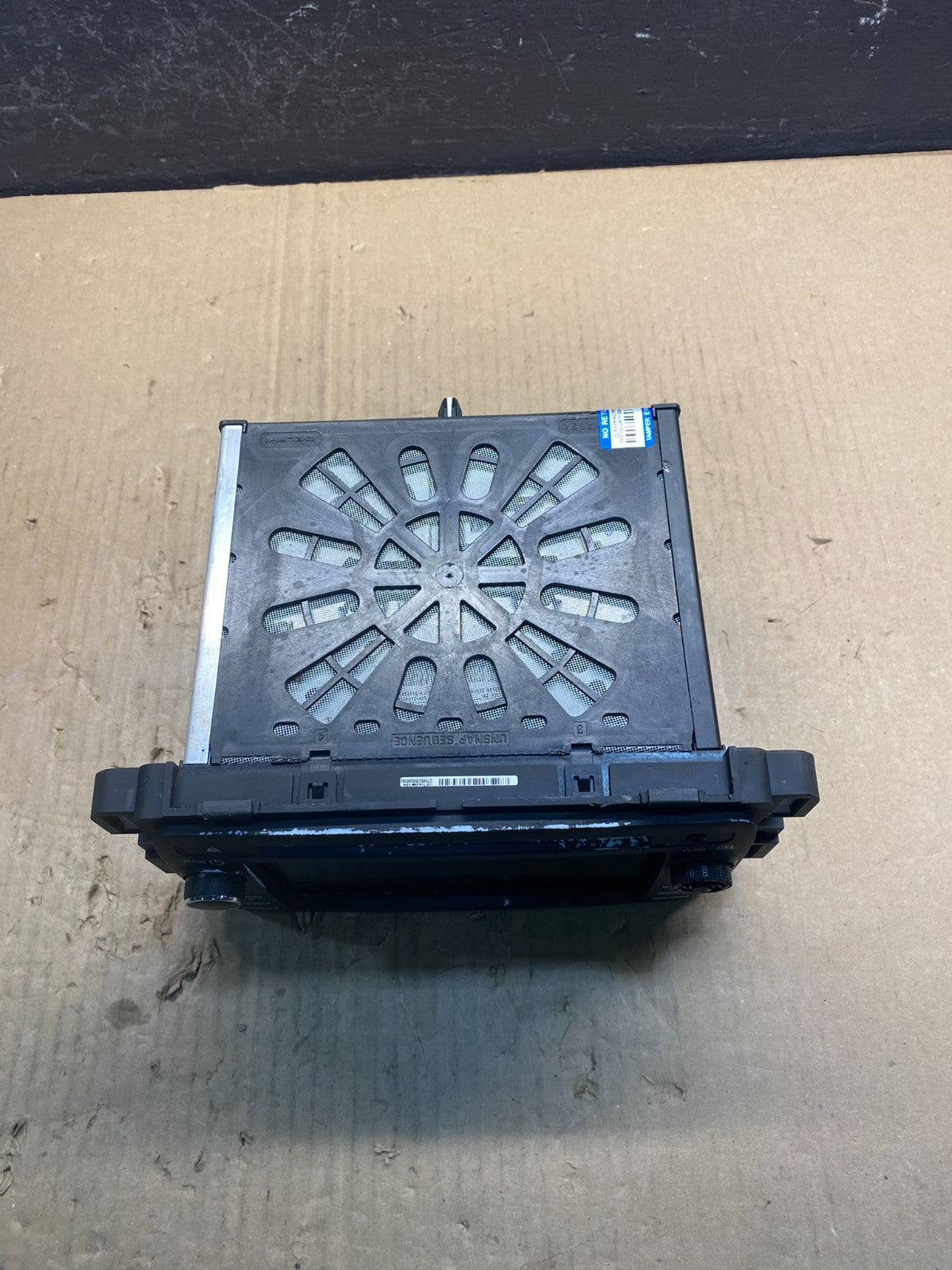 2013 to 2017 Chevrolet Traverse Am Fm Cd Player Radio Screen Display AC2432 DG3