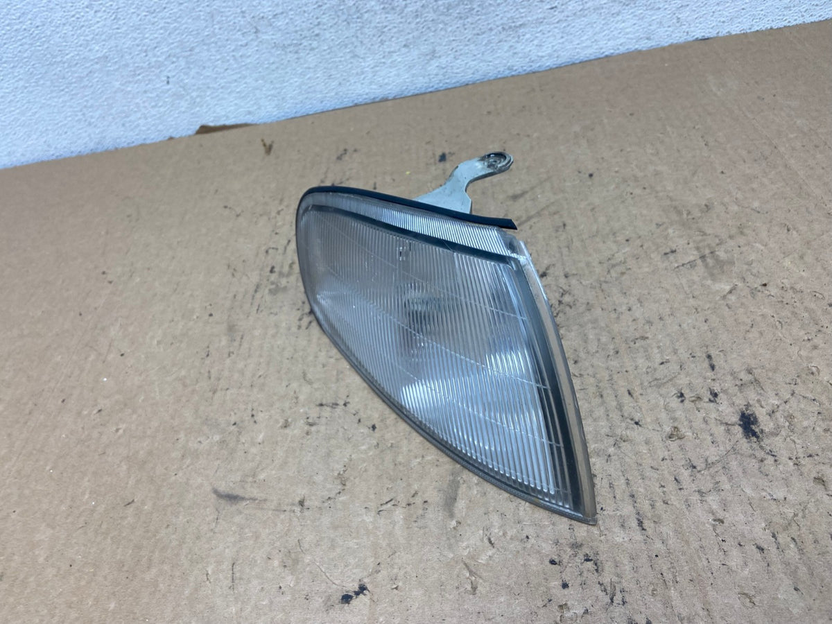 1992 to 1994 Toyota Camry Right Passenger RH Side Turn Signal AG2384 LK1