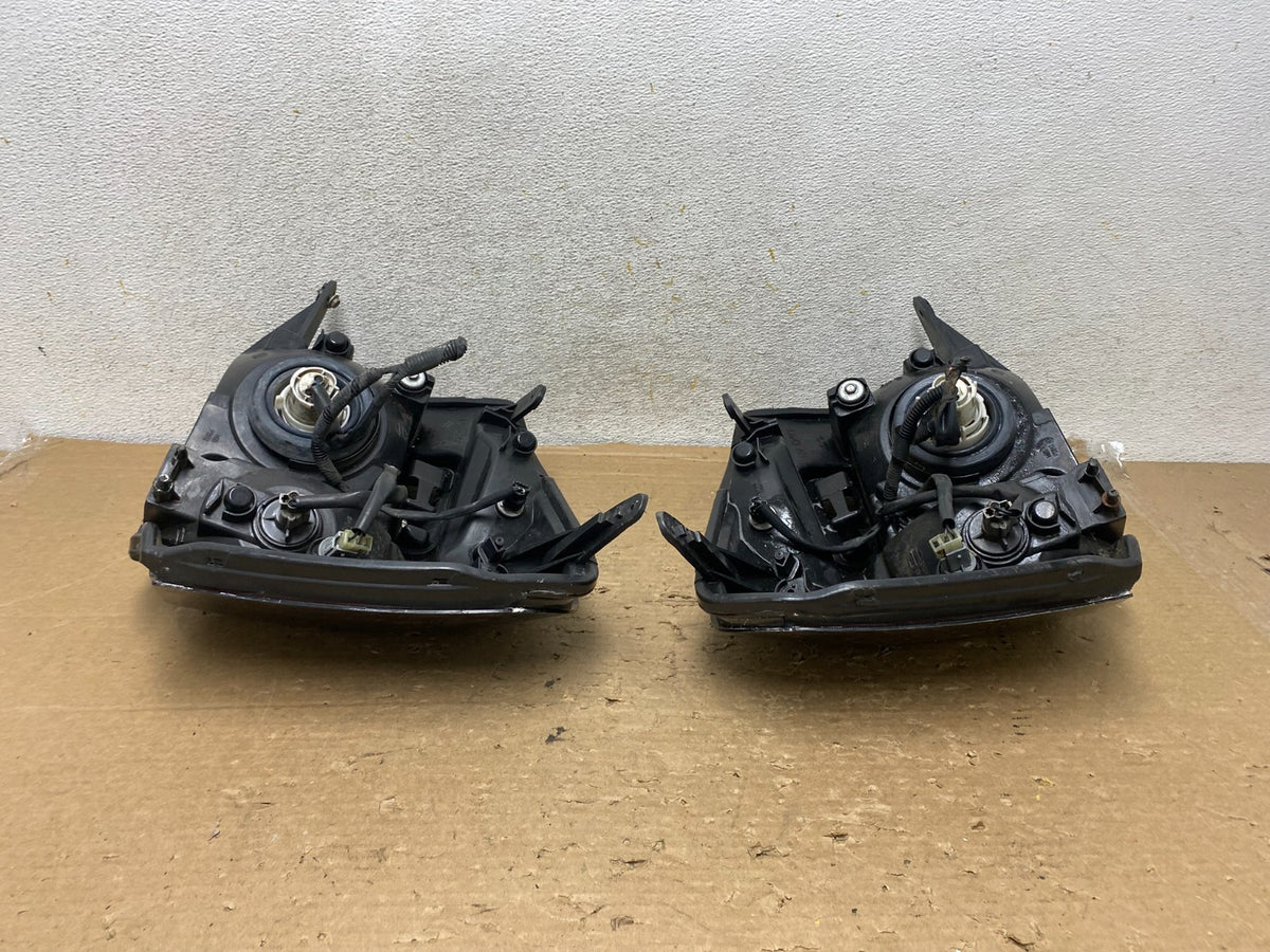 2005 to 2009 Chevrolet Equinox Left+Right Set Halogen Headlights AH9174 DW7