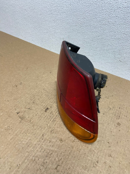 1997-1999 Saturn SL SL1 Sedan Right Passenger RH Side Tail Light OEM AC1545 LK1