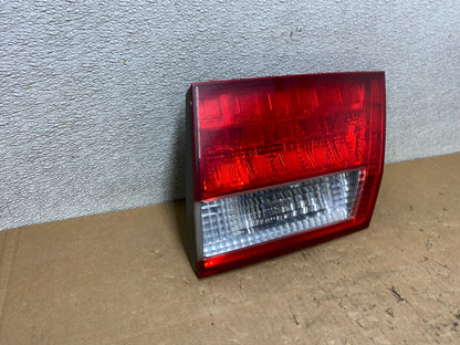2005 2006 2007 Honda Odyssey Inner Right Passenger RH Tail Light V5645 DW2
