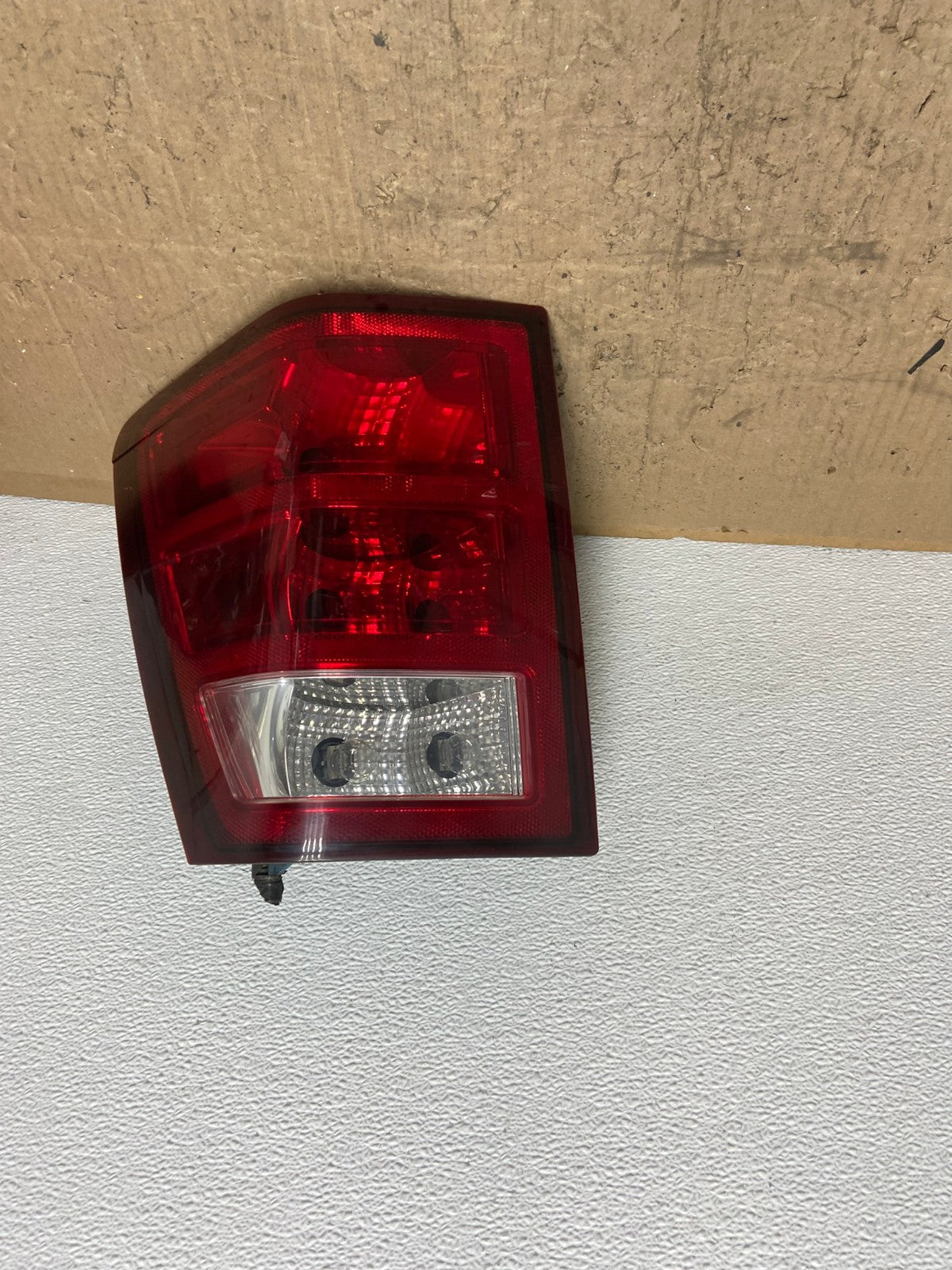2005 to 2006 Jeep Grand Cherokee Left Driver Side Lh Tail Light AC0230 LK0
