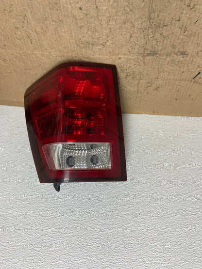 2005 to 2006 Jeep Grand Cherokee Left Driver Side Lh Tail Light AC0230 LK0