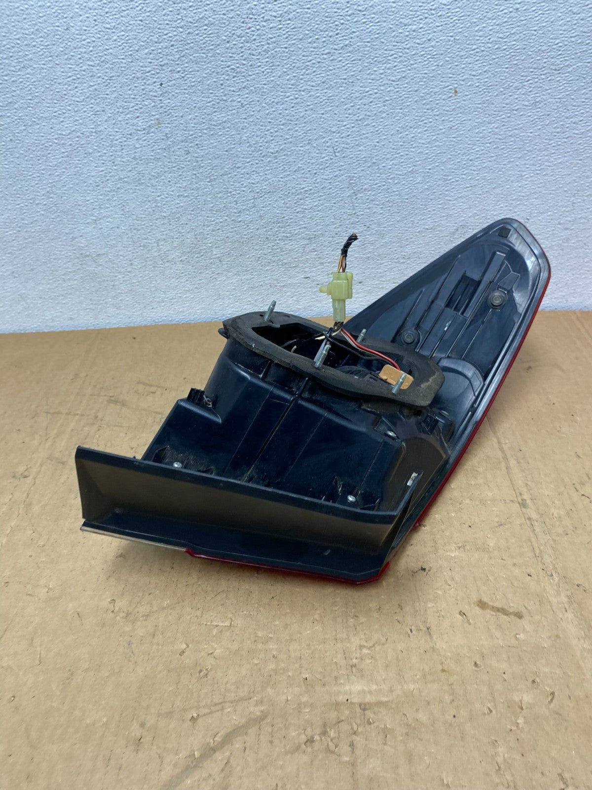 2010 to 2014 Subaru Legacy Right Passenger Rh Side Tail Light AD1214 DW5