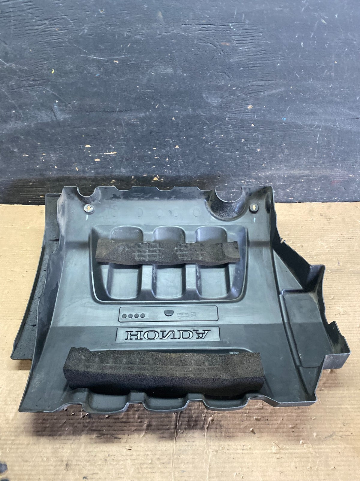 2005 to 2007 Honda Odyssey Black Engine Cover OEM R5094 DG4