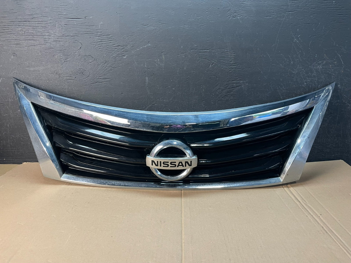 2013 to 2015 Nissan Altima Front Upper Grill Grille Sedan AD8326 DG0