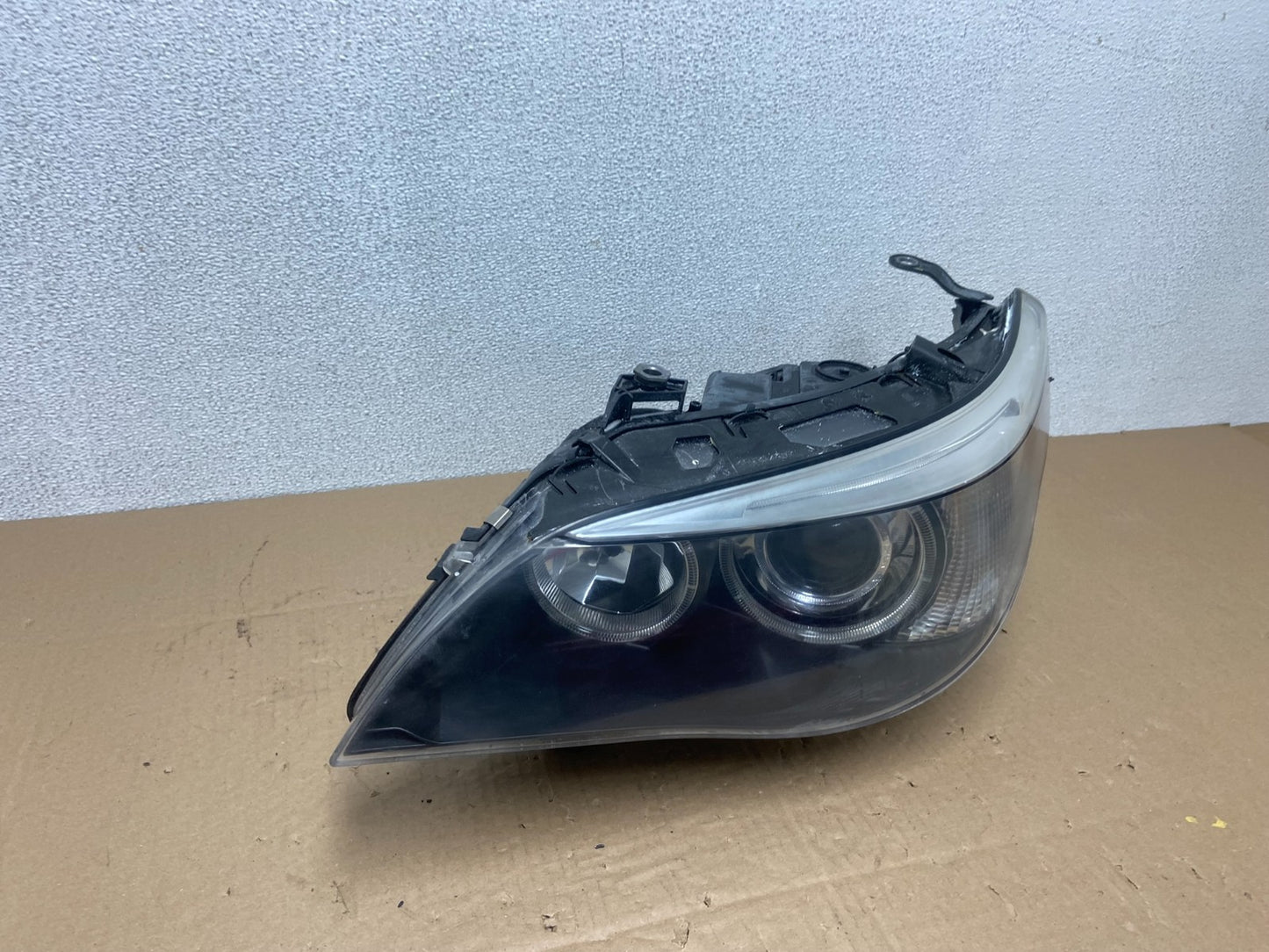 2004 to 2007 BMW 525i 5 Series Headlight Left LH Xenon AFS AB6188 DW2