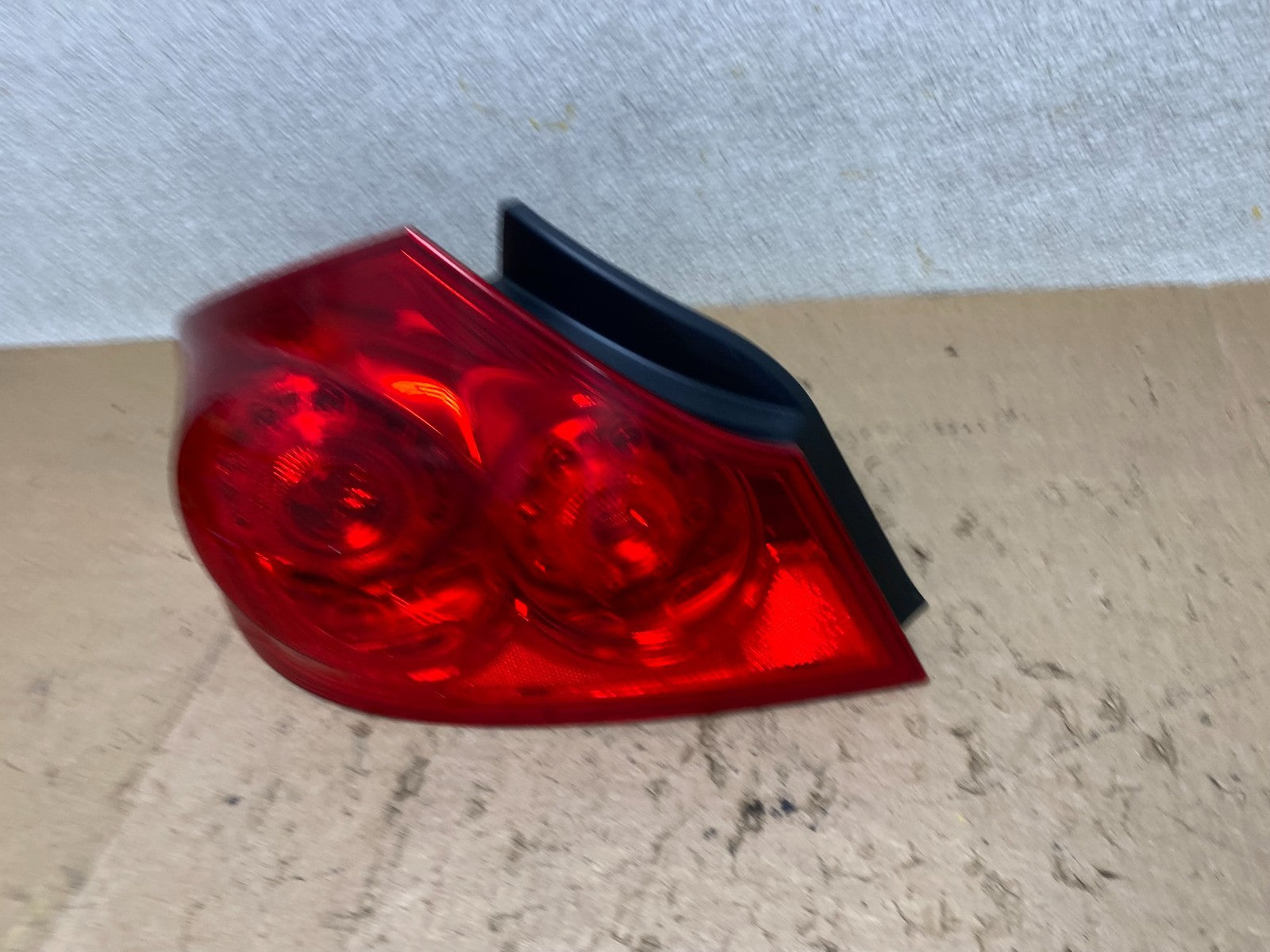 2007 to 2013 Infiniti G35 G37 Sedan Left Driver LH Side Tail Light Oem X2439 DW1