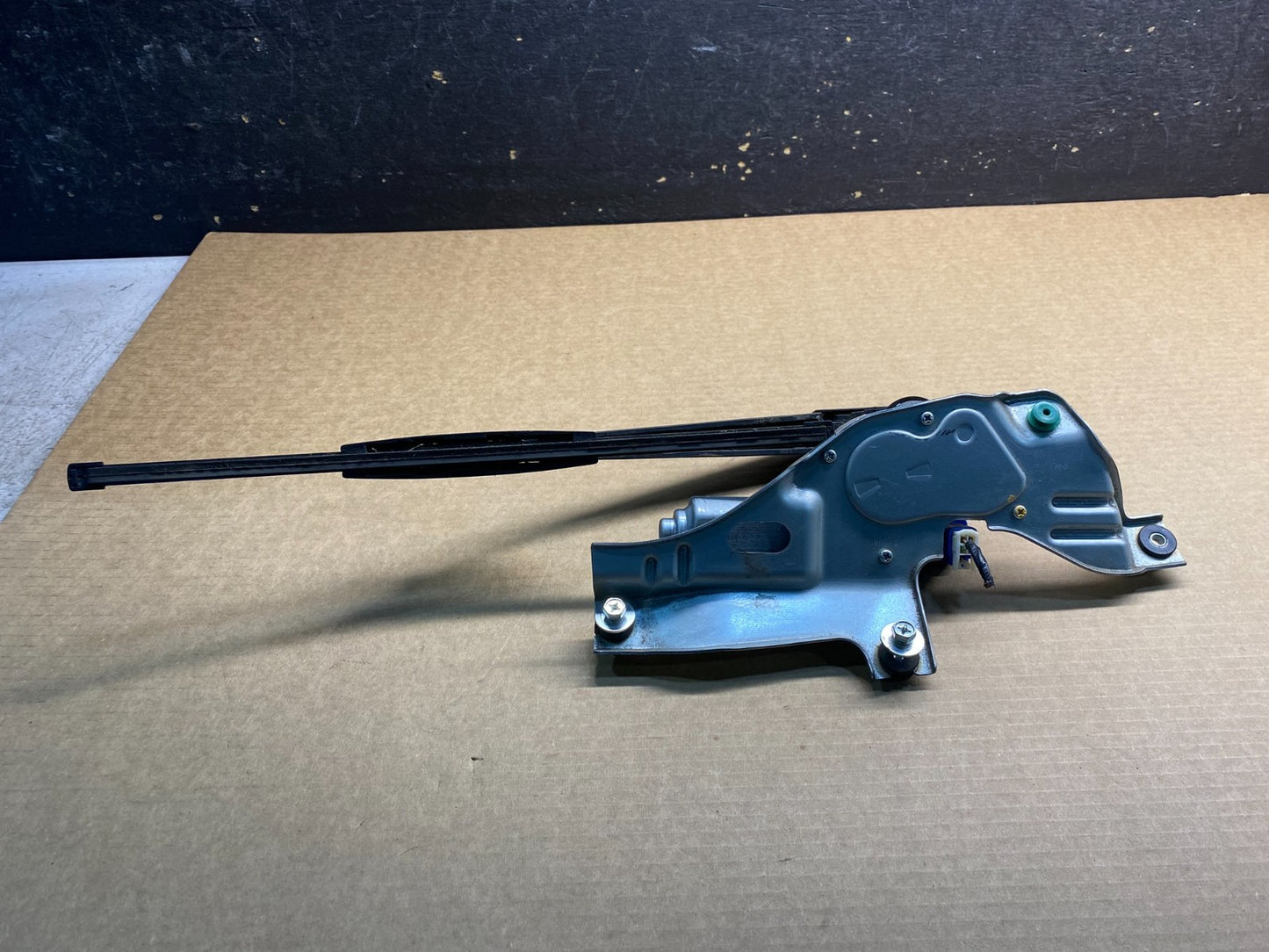 2009 to 2013 Subaru Forester Rear Windshield Washer Wiper Motor Z90385