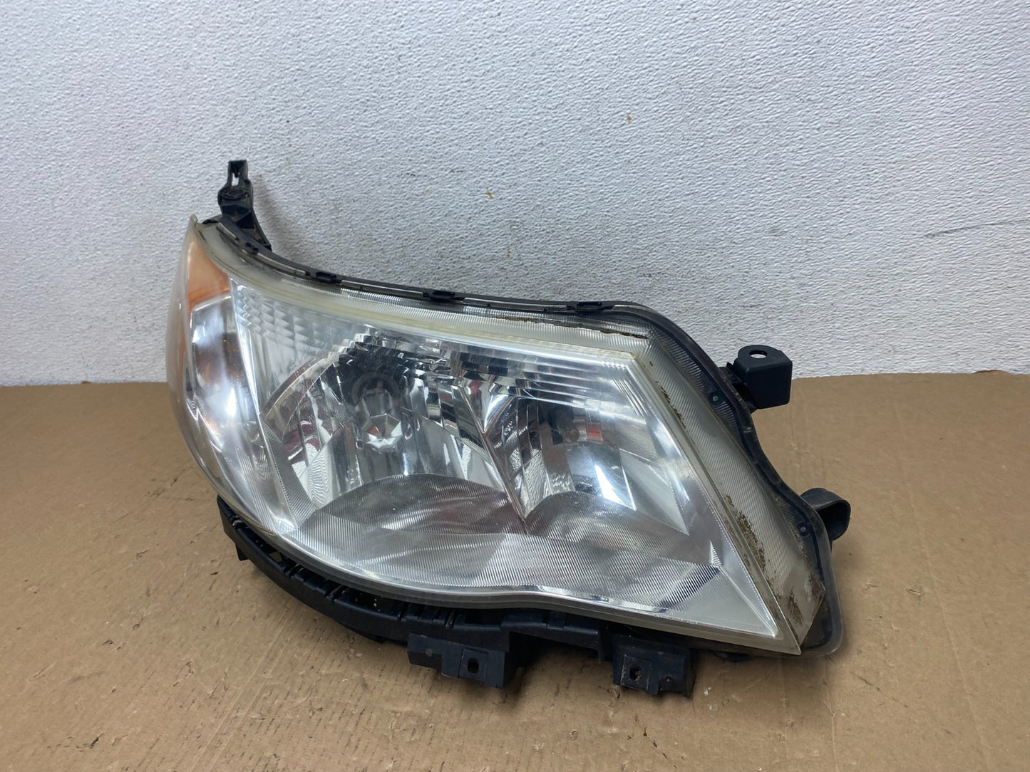 2009 - 2013 Subaru Forester Right Passenger Side Xenon Headlight AD8036 DW1