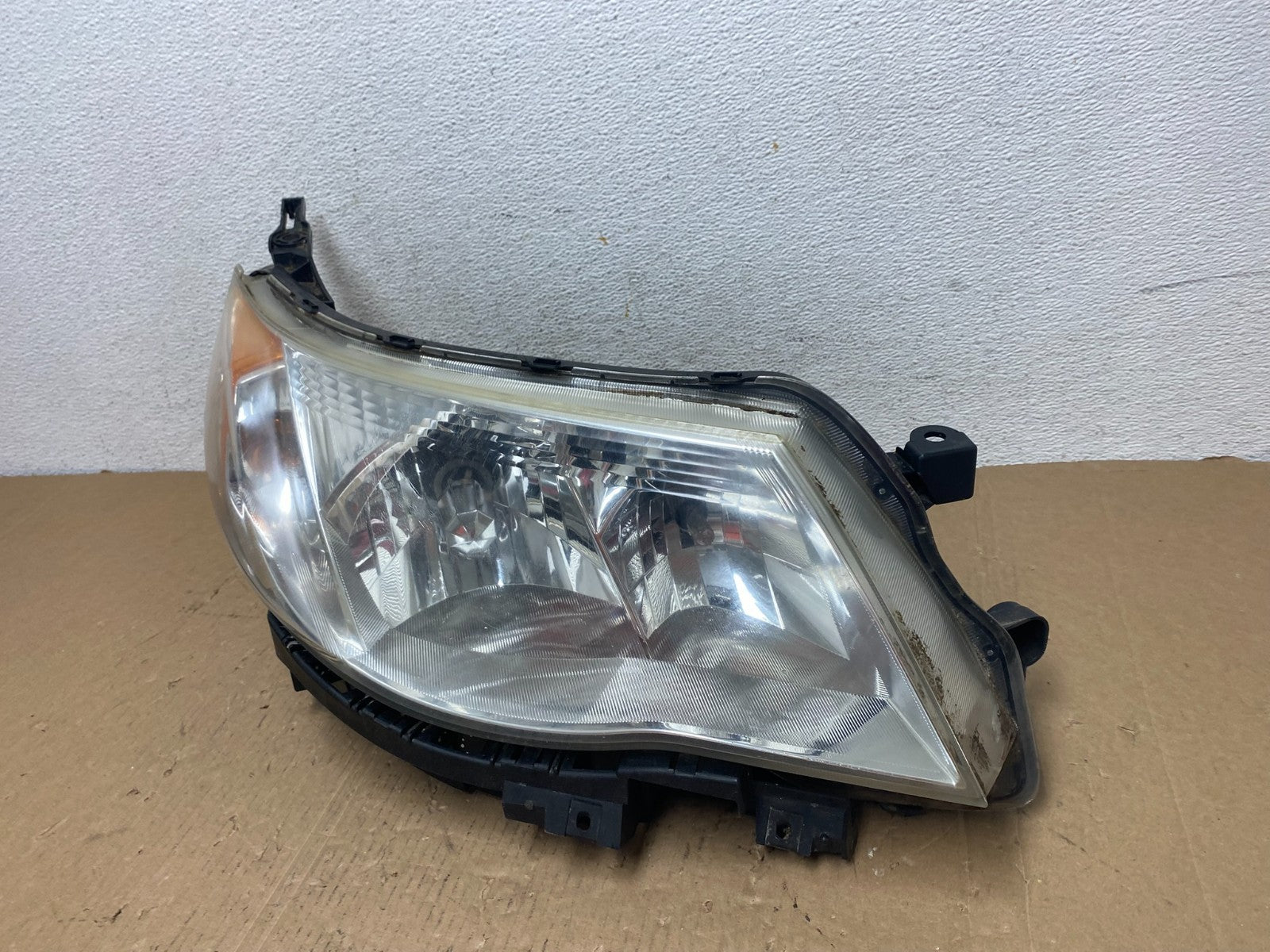 2009 - 2013 Subaru Forester Right Passenger Side Xenon Headlight AD8036 DW1