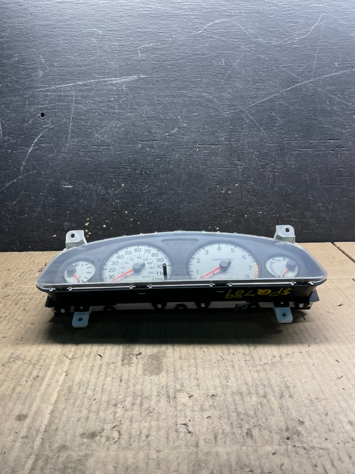 2000 Nissan Pathfinder Speedometer Cluster Gauge OEM W7182 PS4