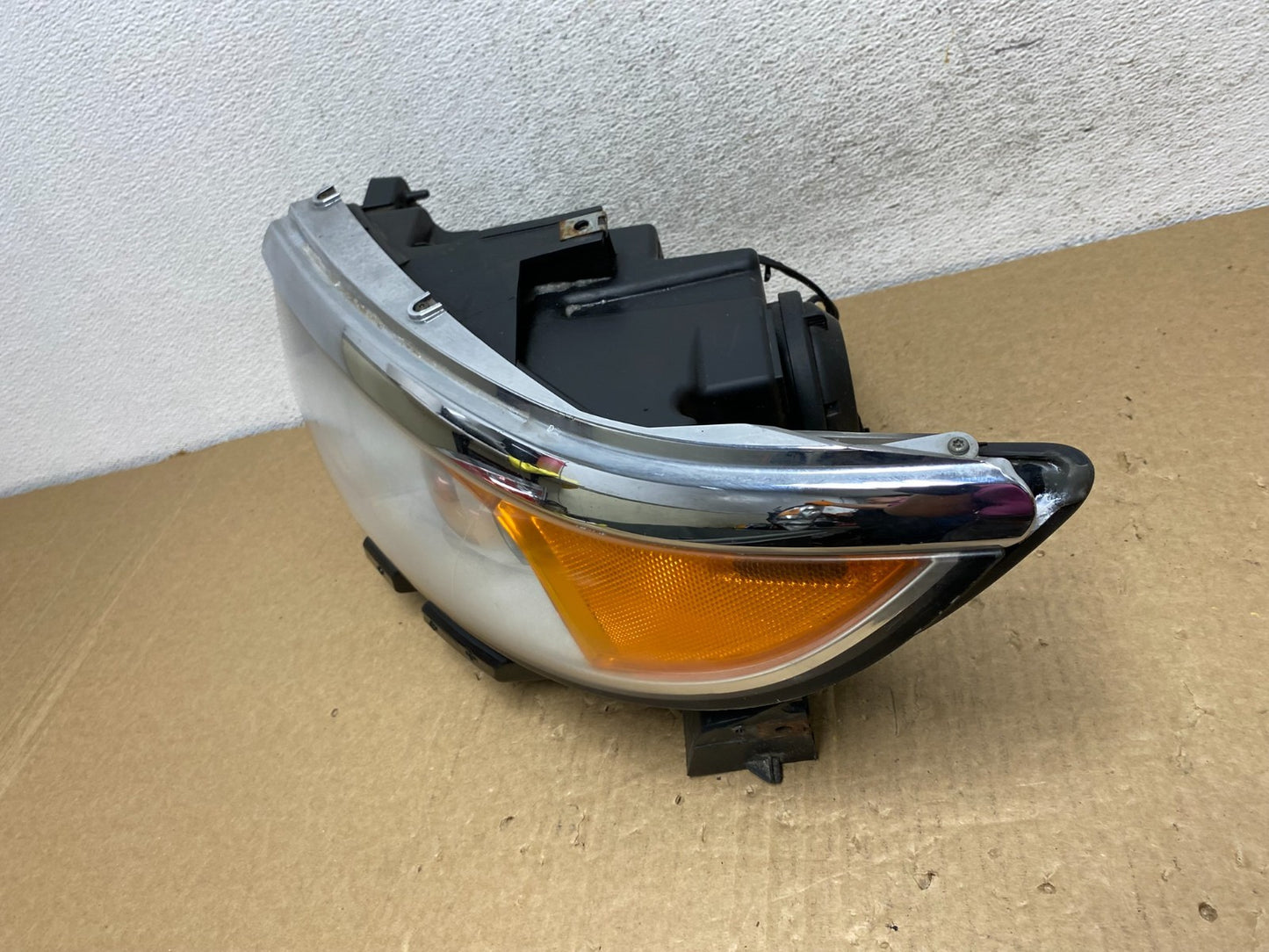 2011 to 2014 Ford Edge Front Left Driver Side Headlight Halogen AF7378 DW1