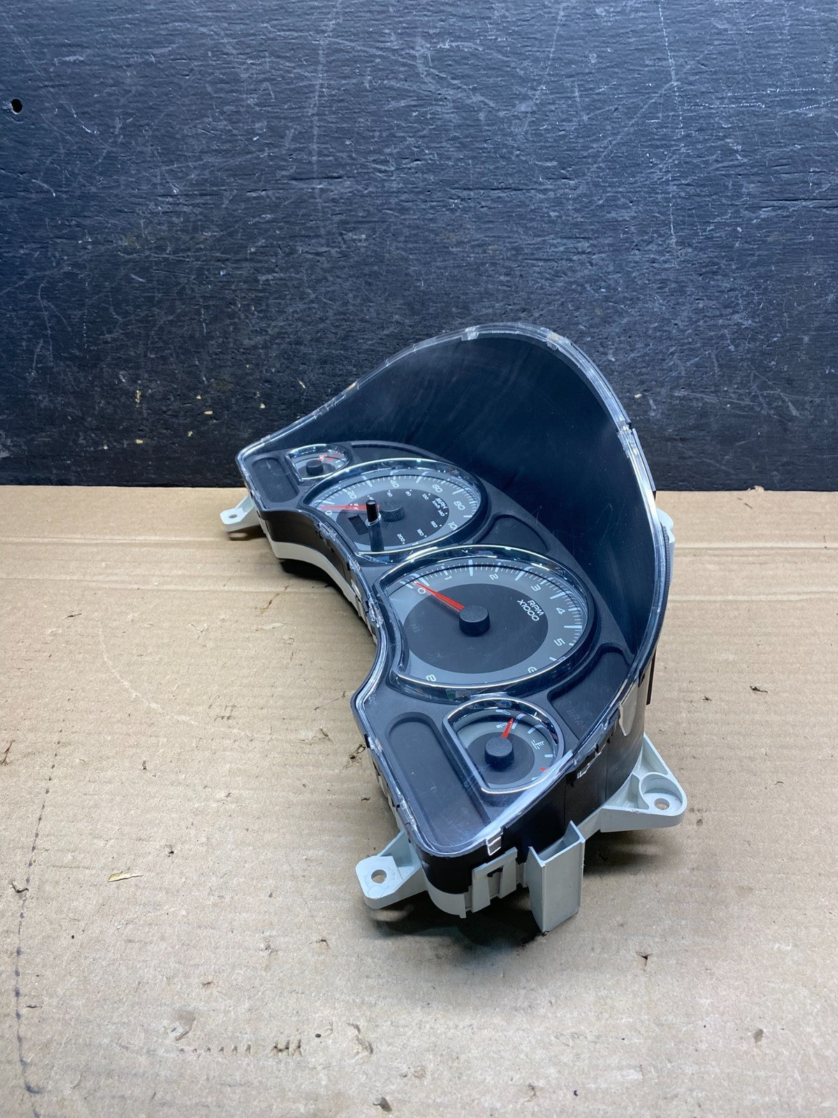 2006 Pontiac Torrent Speedometer Cluster Gauge AH7526 DG2