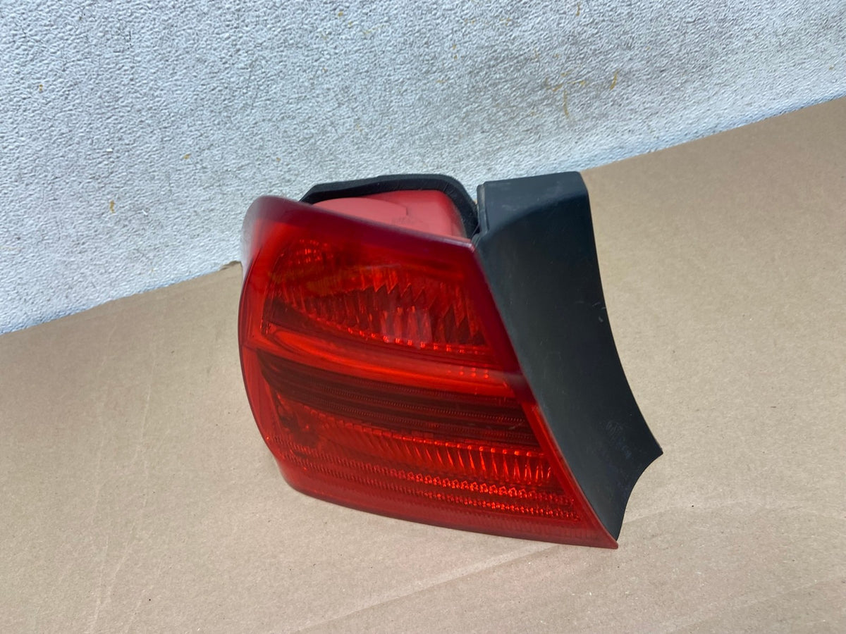 2006 2007 2008 BMW 328i 3 Series Left Driver Lh Side Tail Light AH9302 LK1