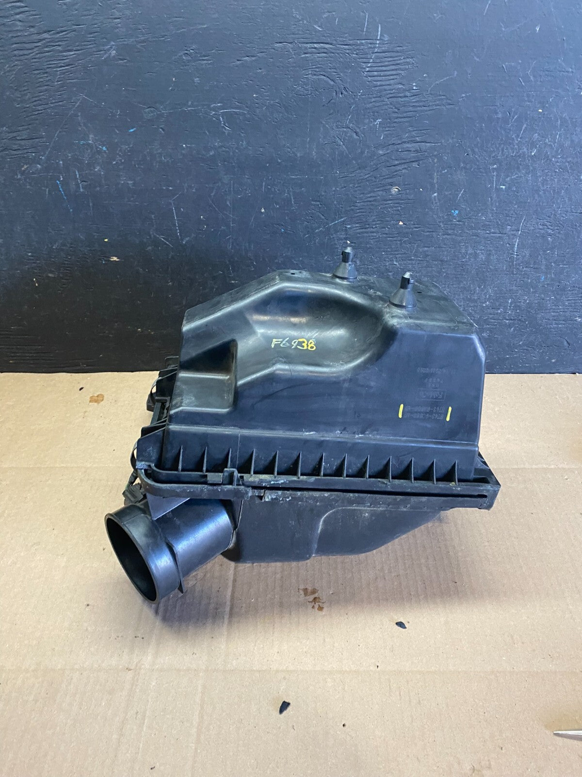 2007 to 2010 Lincoln MKX 3.7L Air Cleaner Box Resonator OEM I3322 DG16