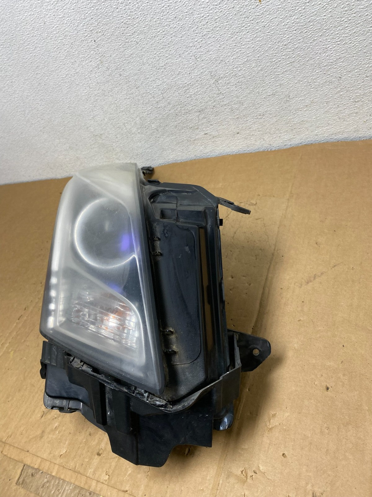 2013 to 2018 Cadillac Ats Right Passenger RH Side Halogen Headlight OE AC8611 DG1