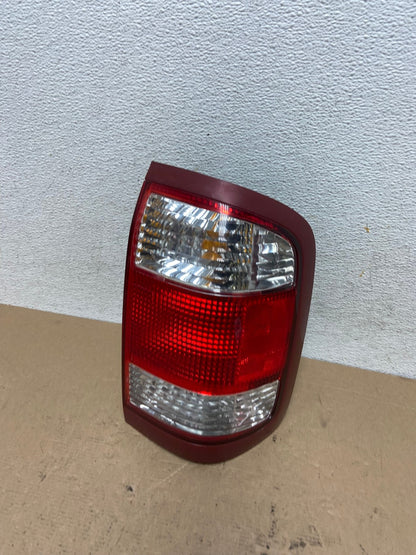 1999 to 2004 Nissan Pathfinder Right Passenger Rh Side Tail light AF4658 LK0