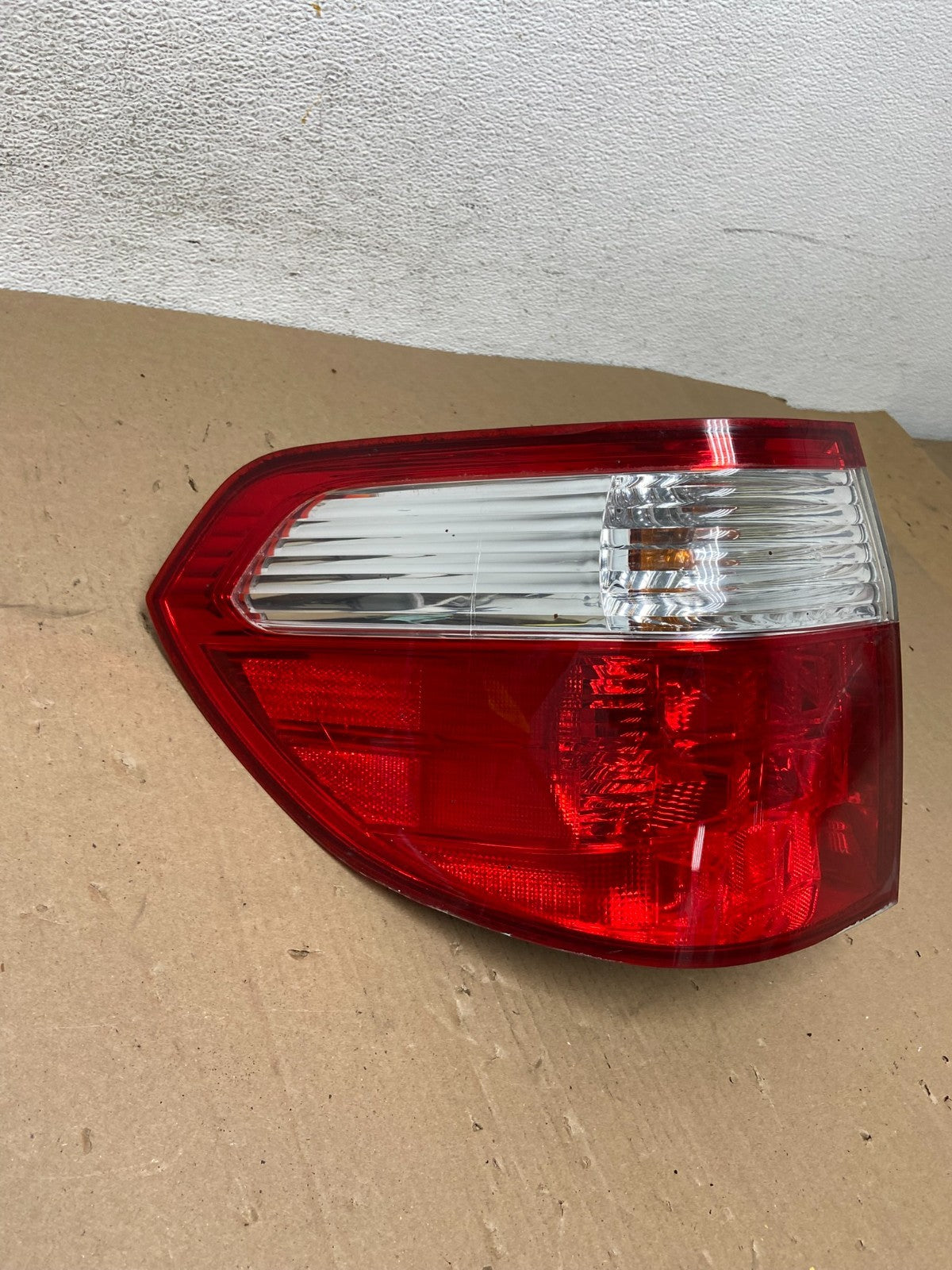2005 2006 2007 Honda Odyssey Left Driver LH Side Tail Light AD6482 DW2