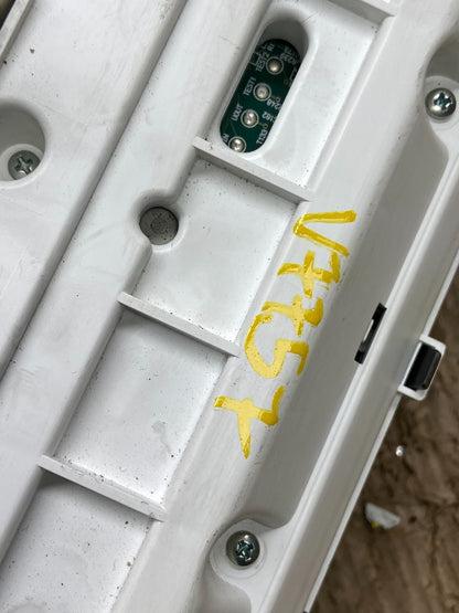 2004 2005 Toyota Sienna Speedometer Cluster Gauge V7757 DG7