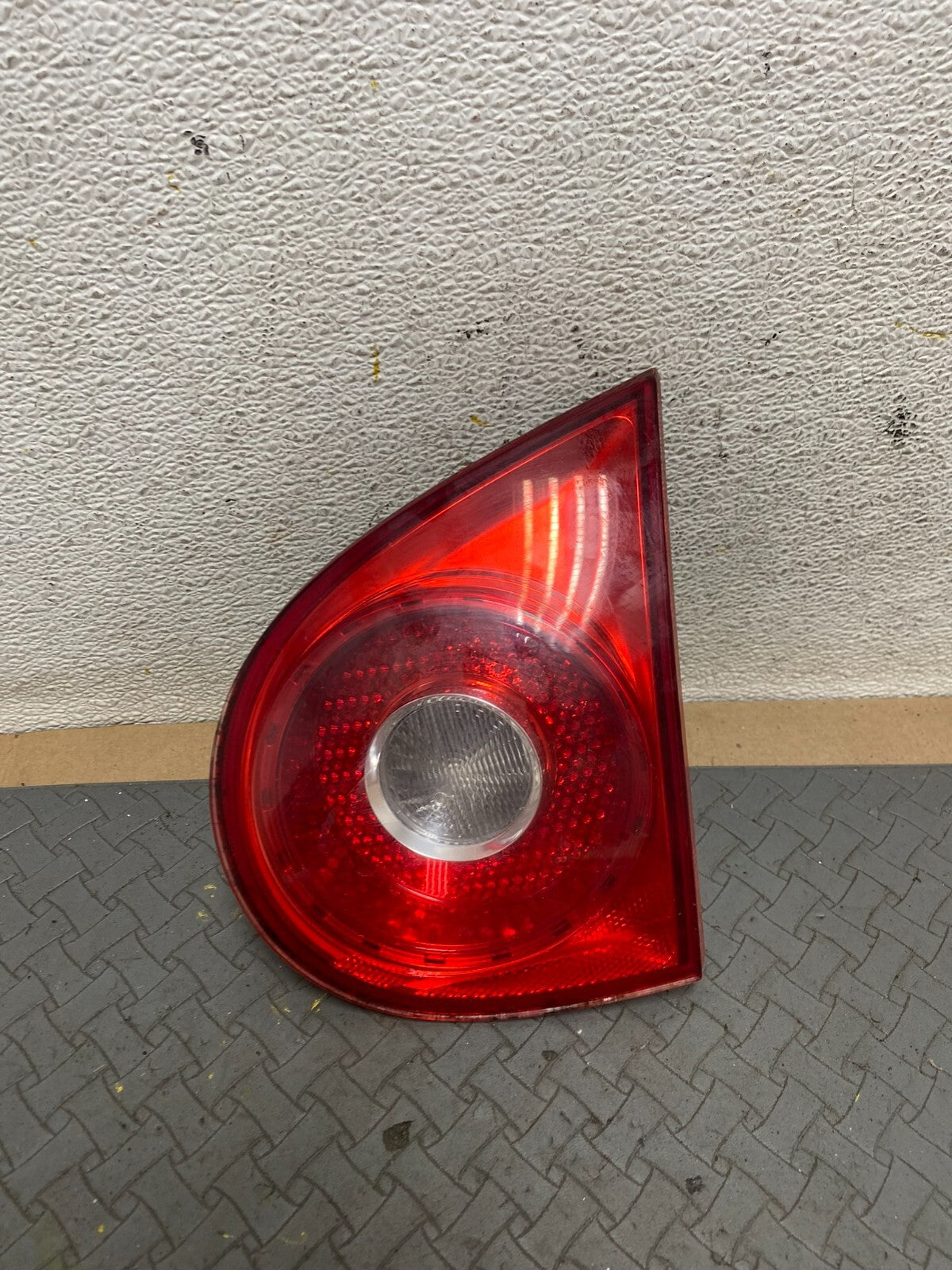 2006-2009 Volkswagen Golf Right Passenger Rh Tail Light Inner Trunk C5489 DG10