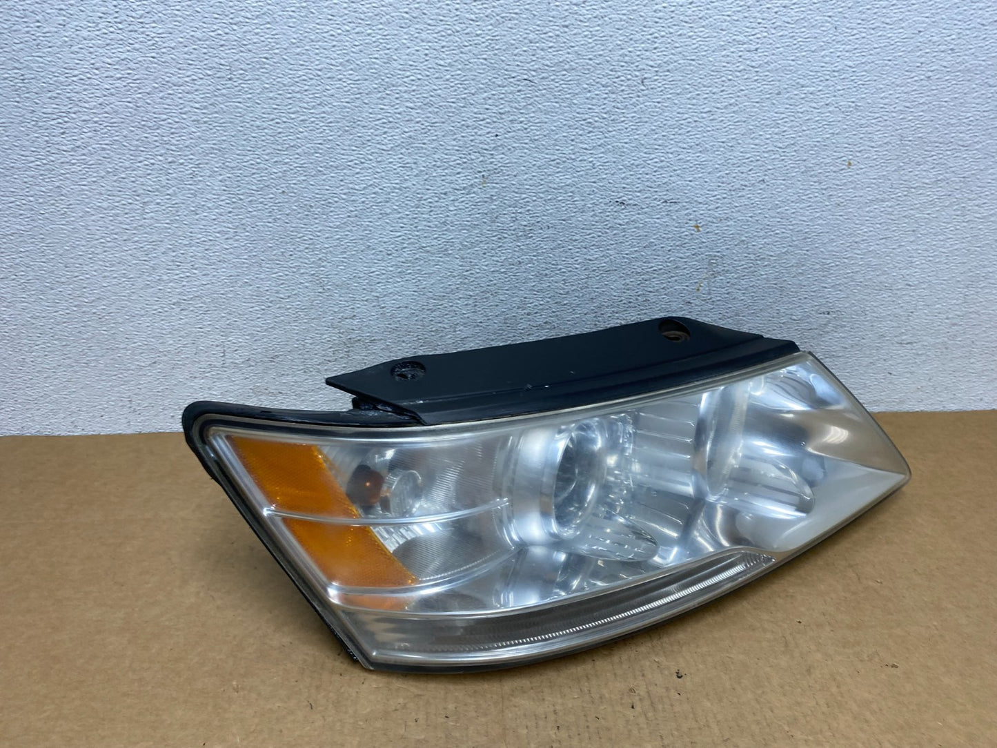 2009 to 2010 Hyundai Sonata Right Passenger RH Side Headlight Halogen AD4540 DW2