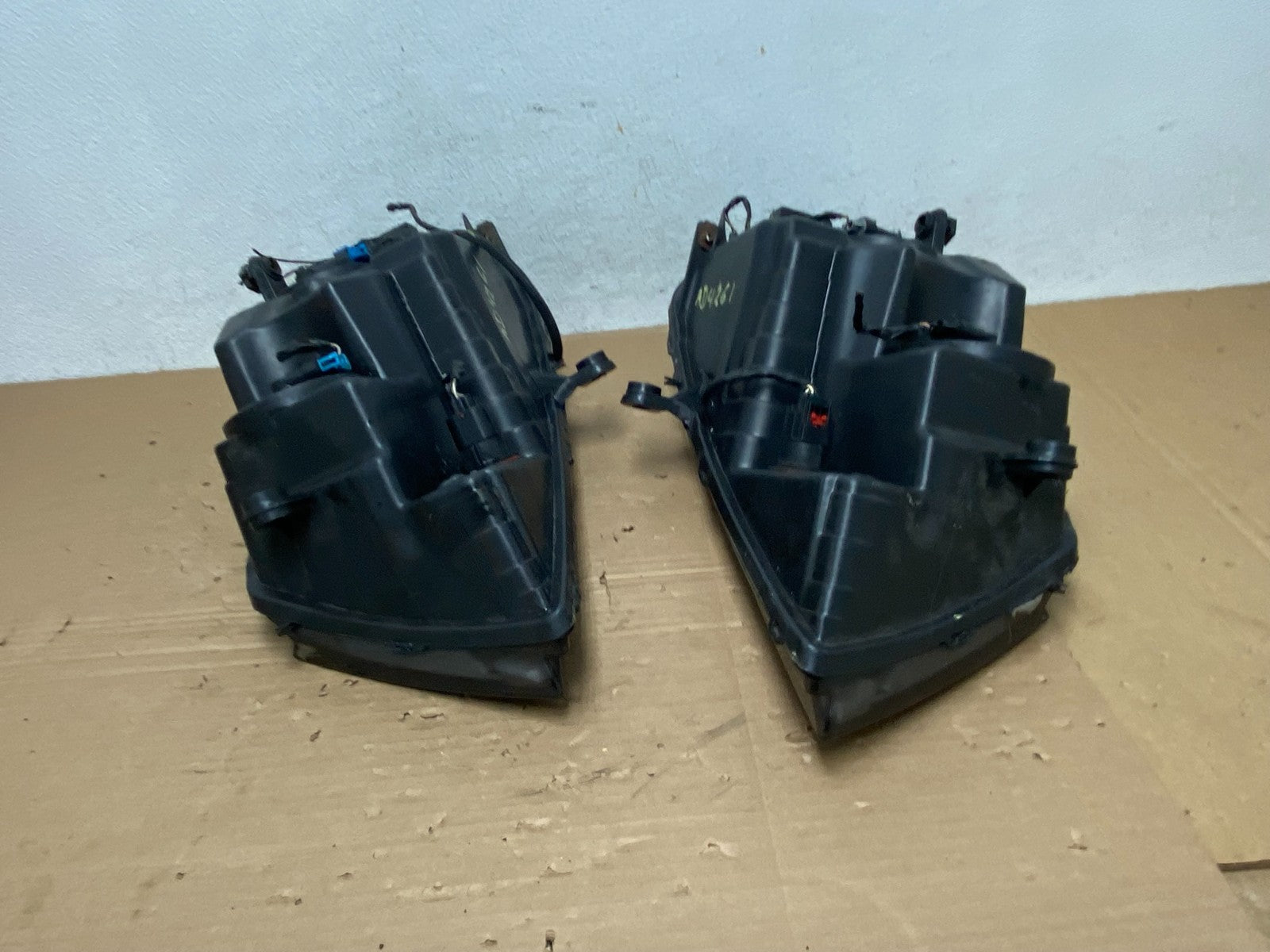 2008 to 2014 Dodge Avenger Left+Right Side Set Headlights AD4261 DW8