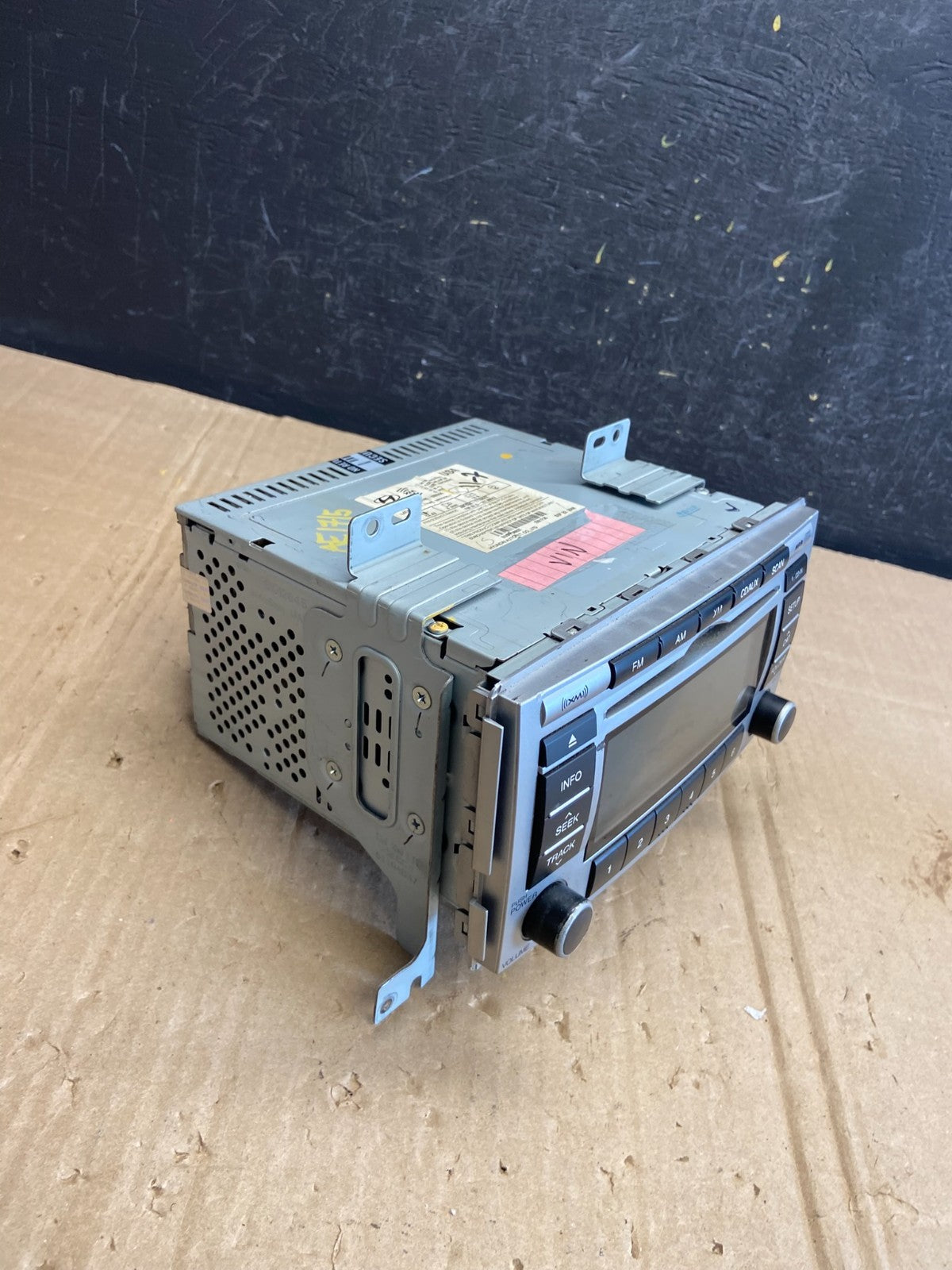 2007 to 2009 Hyundai Santa Fe AM/FM Radio CD Player AE1715 DG1