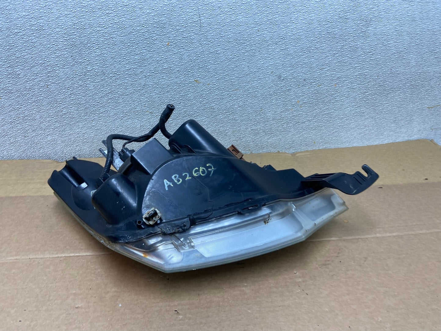 2008 2009 2010 2011 Ford Focus Left Driver Lh Headlight Halogen Oem AB2607 DW11
