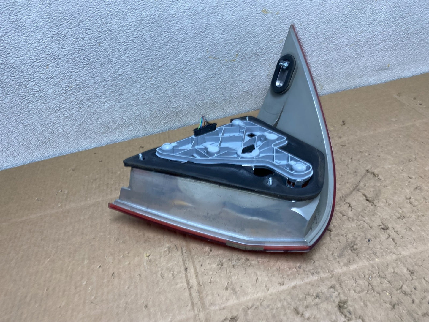 2001-2004 Mercedes-Benz C230 C240 W203 C-Class Right Passenger Tail Light Z11674