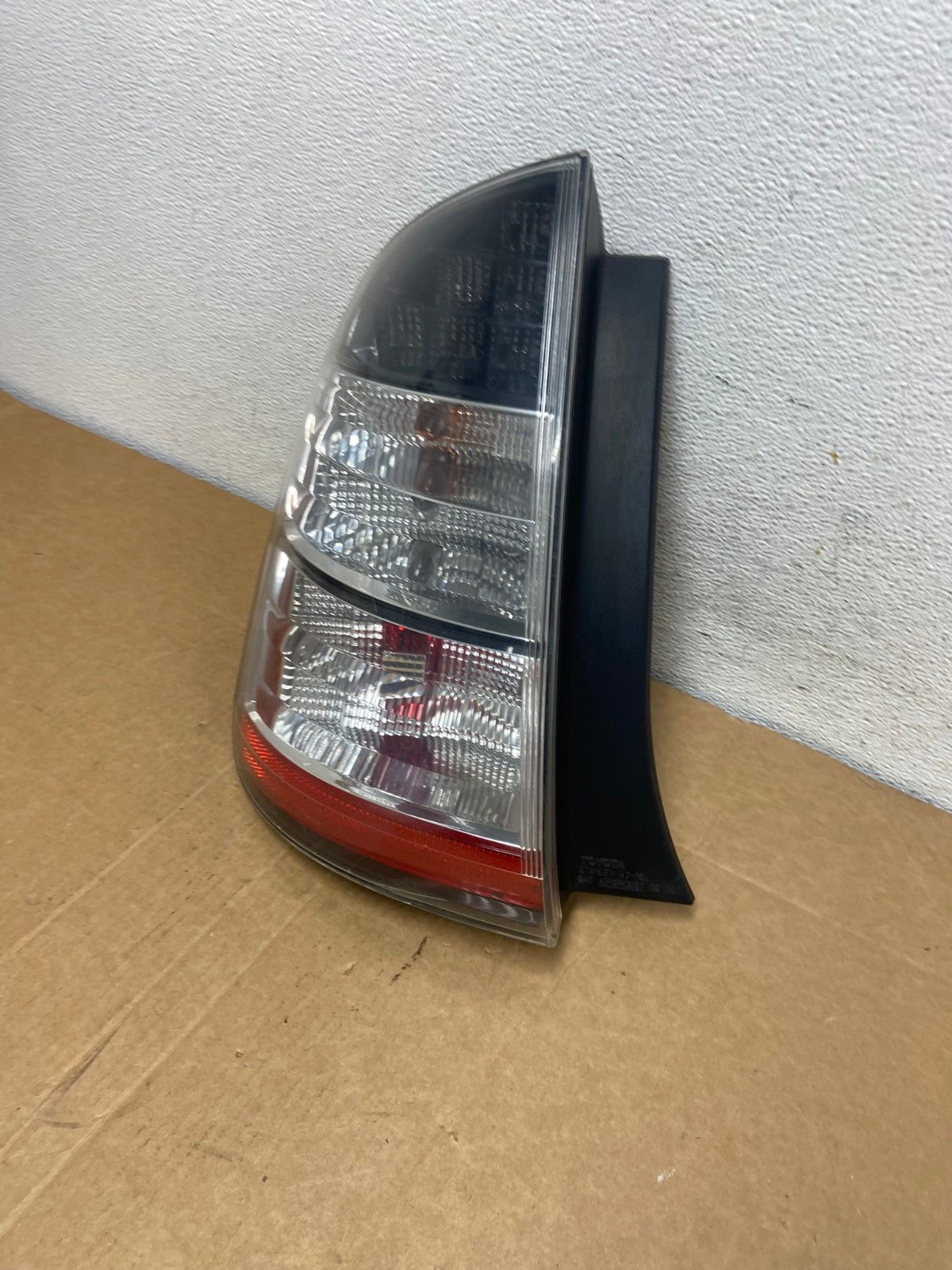 2004 2005 Toyota Prius Tail Light Left Driver Lh Side AD5361 LK1