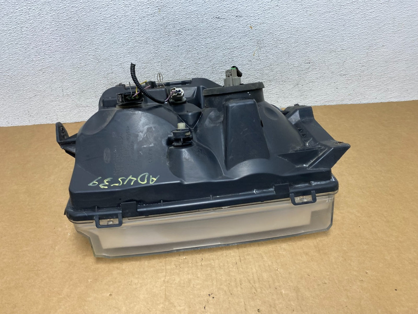 2008-2014 Ford Econoline E150 E250 E350 Right Passenger Headlight AD4539 DW5