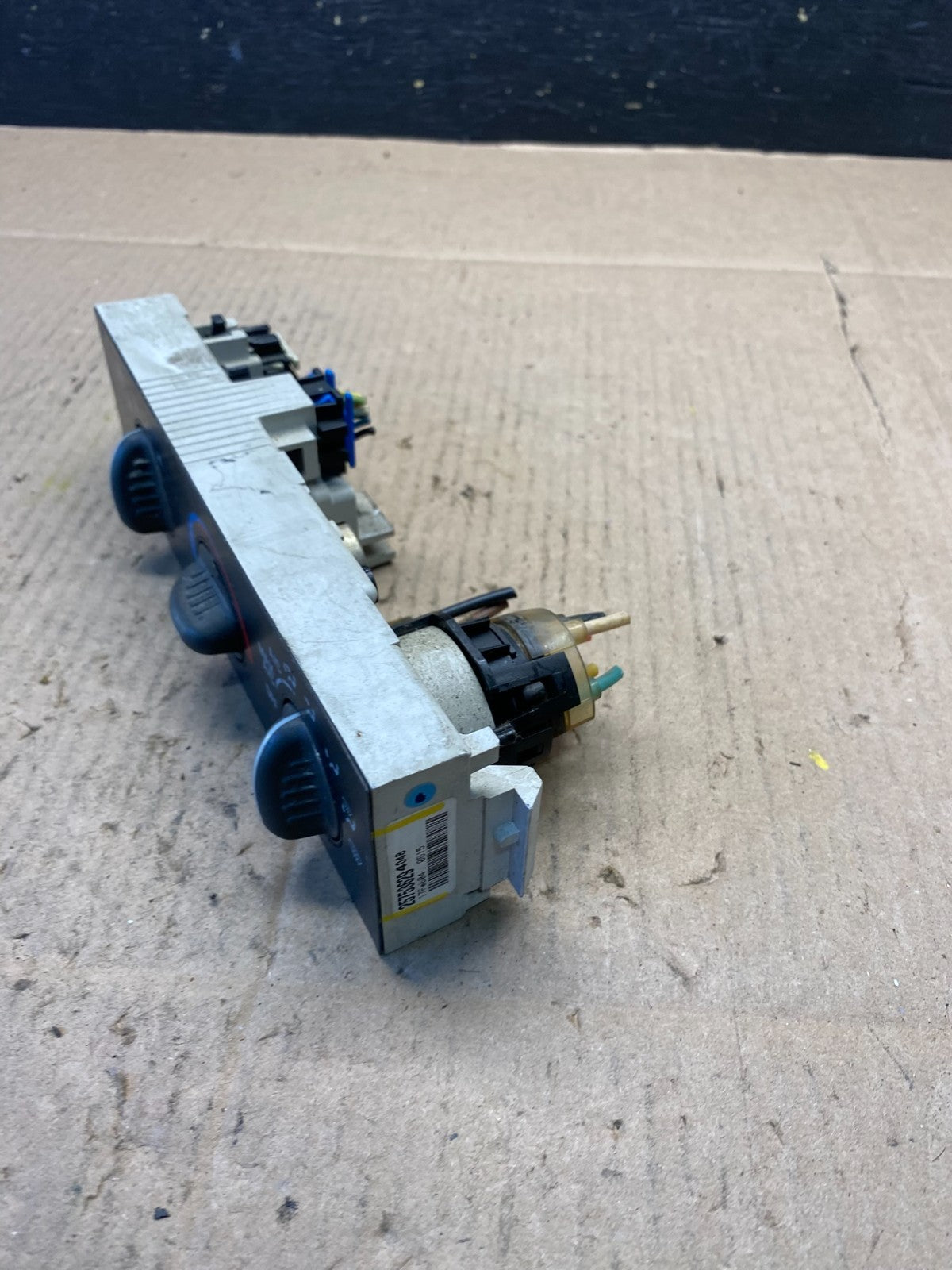 2001 - 2007 GMC Chevrolet Express 1500 Climate Control A/C r6071 DG2