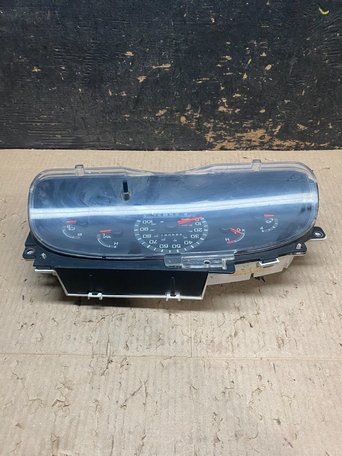 1999 to 2000 Ford E150 E250 E350 VAN Gauge Speedometer Cluster x8091 DG1