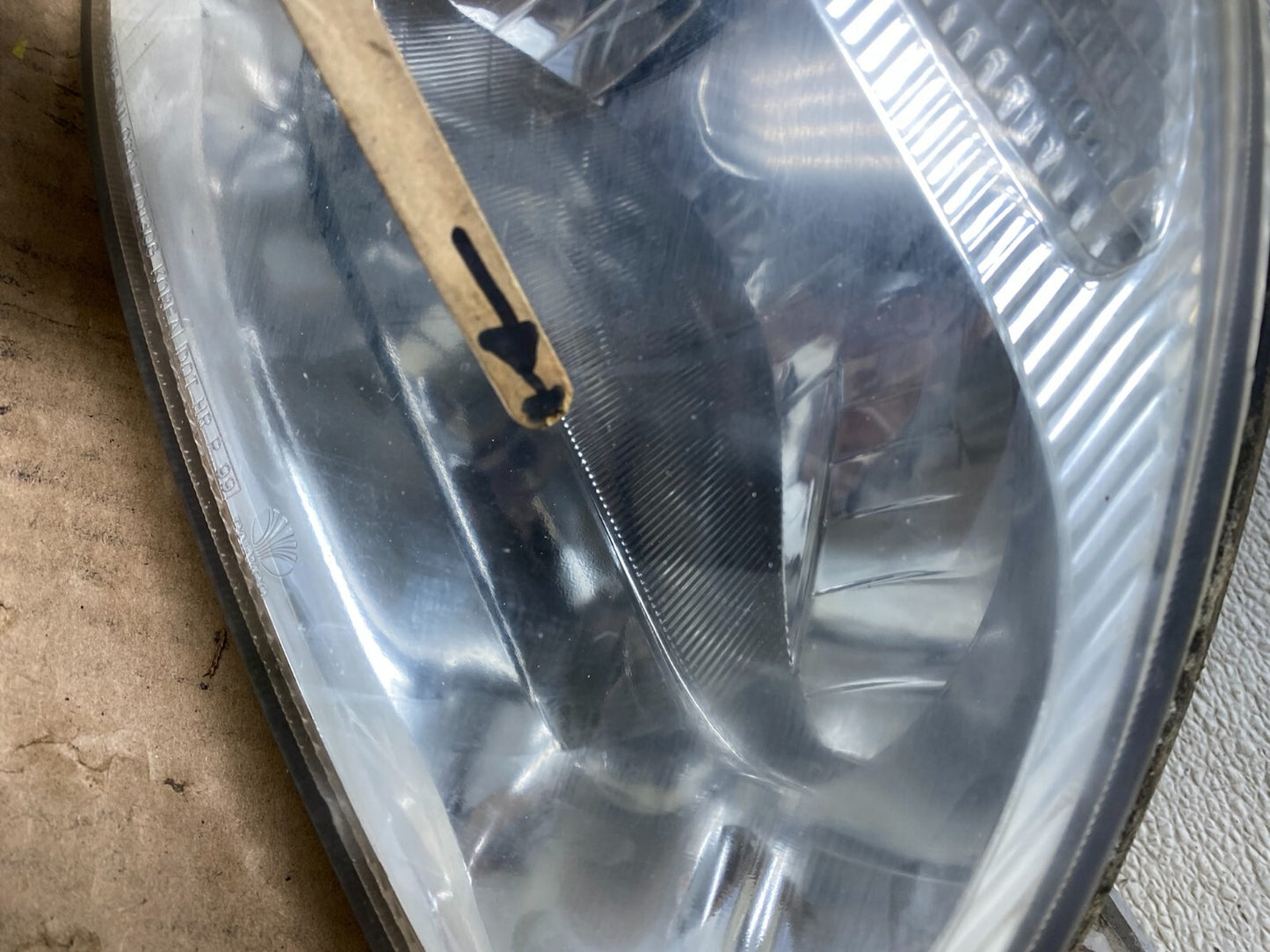 2000 to 2002 Daewoo Nubira Station Wagon Right Side Headlight OEM D94734