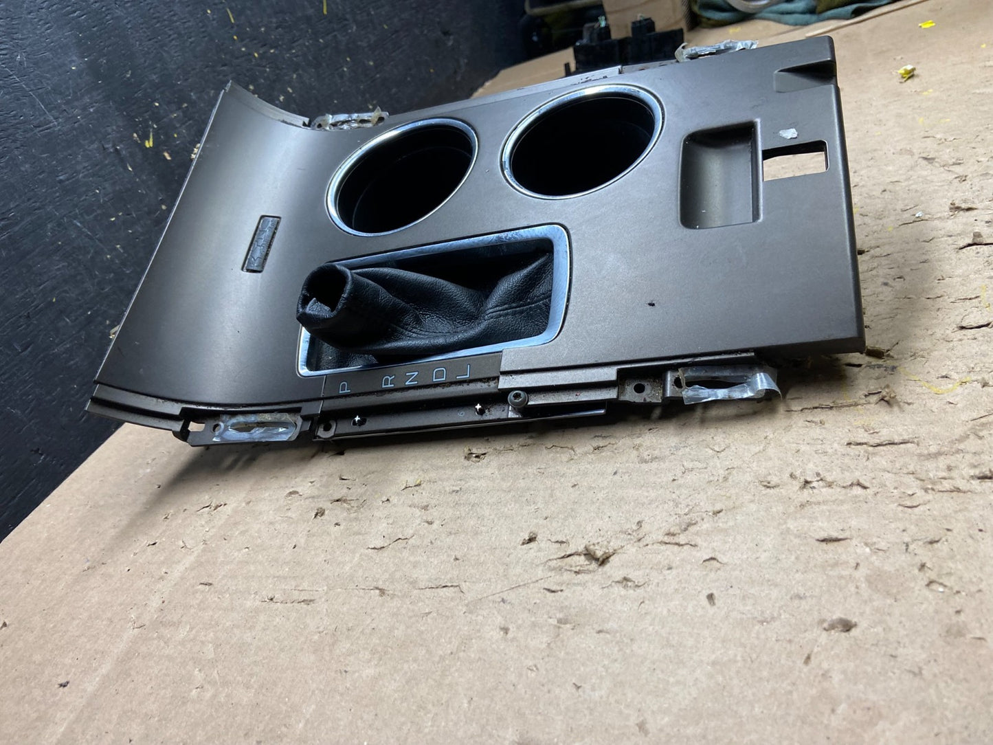 2011 - 2014 Ford Edge Center Console Cup Holder Shifter Bezel Trim t6211 DG2