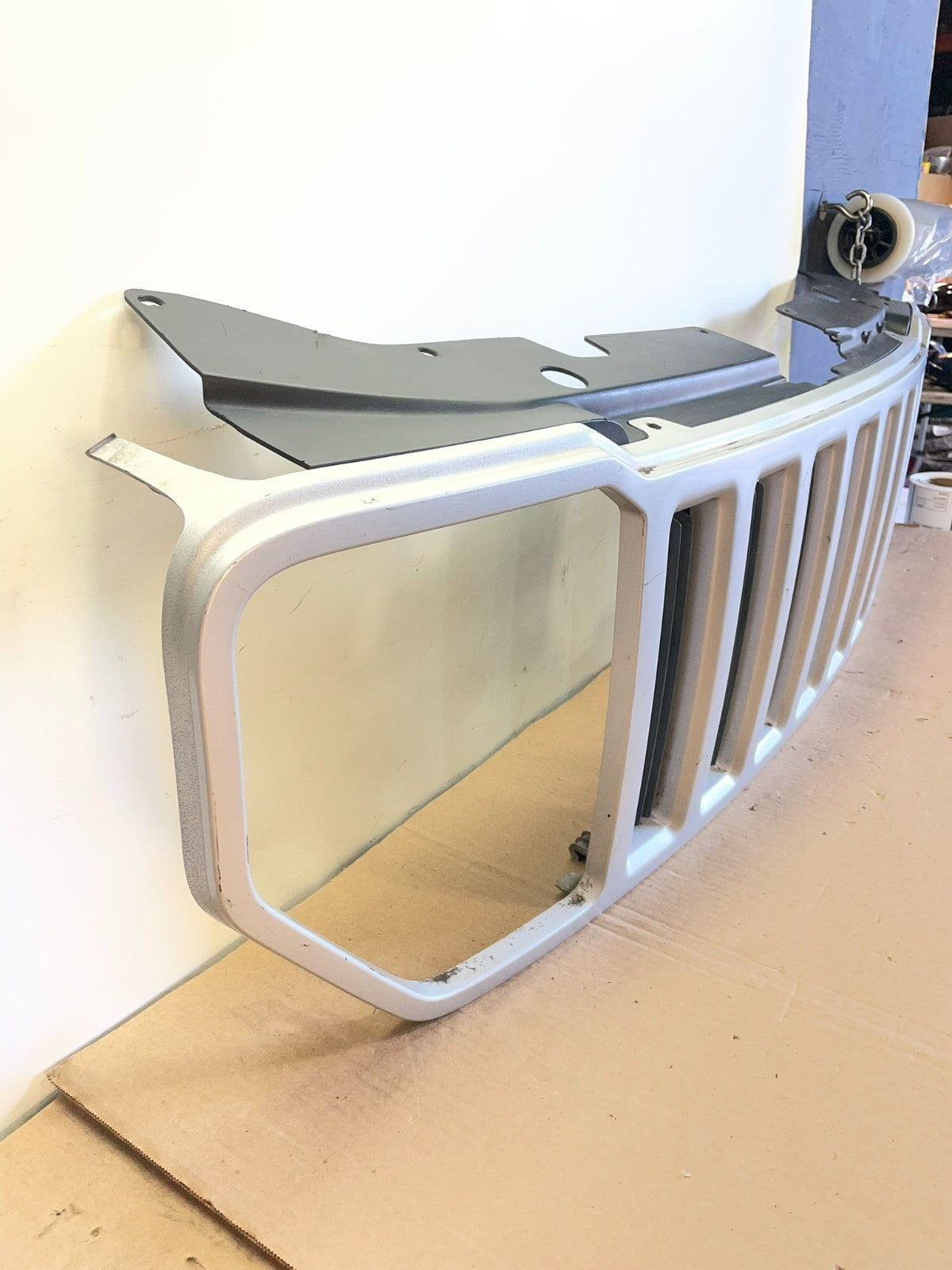 2008 2009 2010 2011 2012 Jeep Liberty Front Upper Grill Grille AH0374 DG2