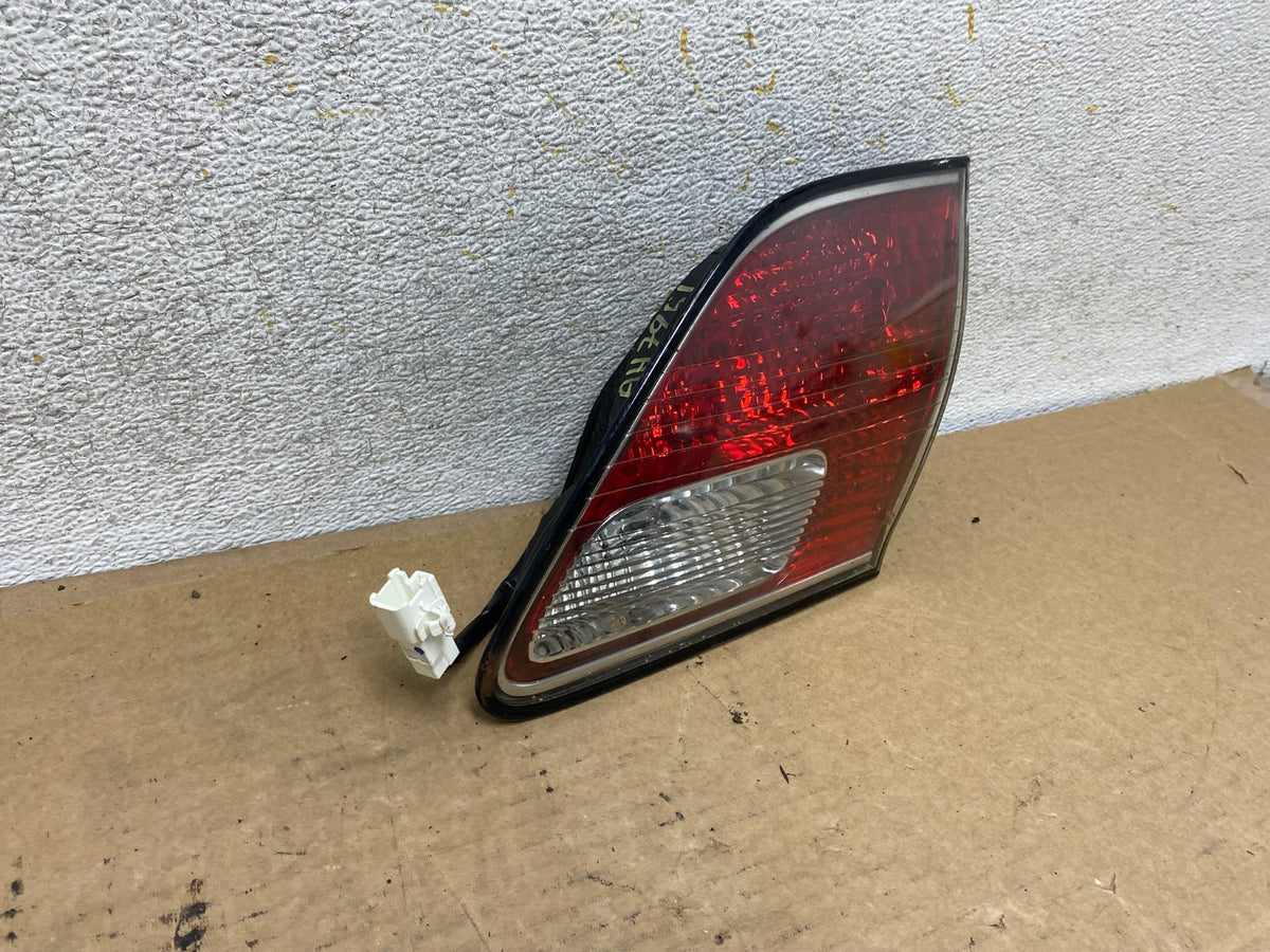 2002 2003 2004 Lexus Es300 Es330 Right Passenger Inner Tail Light AH7961 LK1