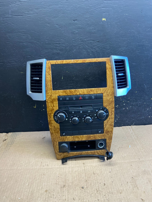 2008 to 2010 Jeep Grand Cherokee Center Navi Radio Bezel OEM z0293 DG0