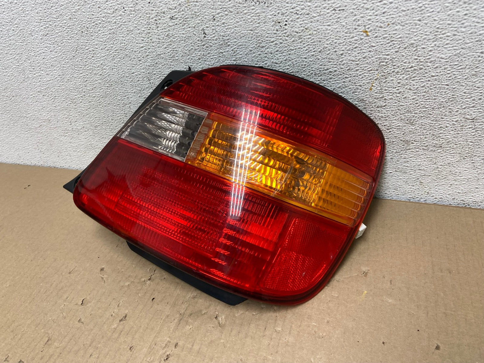 2001 - 2005 Lexus Gs300 Gs400 Gs430 Right Passenger Tail Light AE9604 LK1