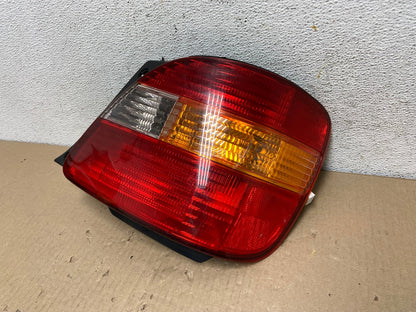 2001 - 2005 Lexus Gs300 Gs400 Gs430 Right Passenger Tail Light AE9604 LK1