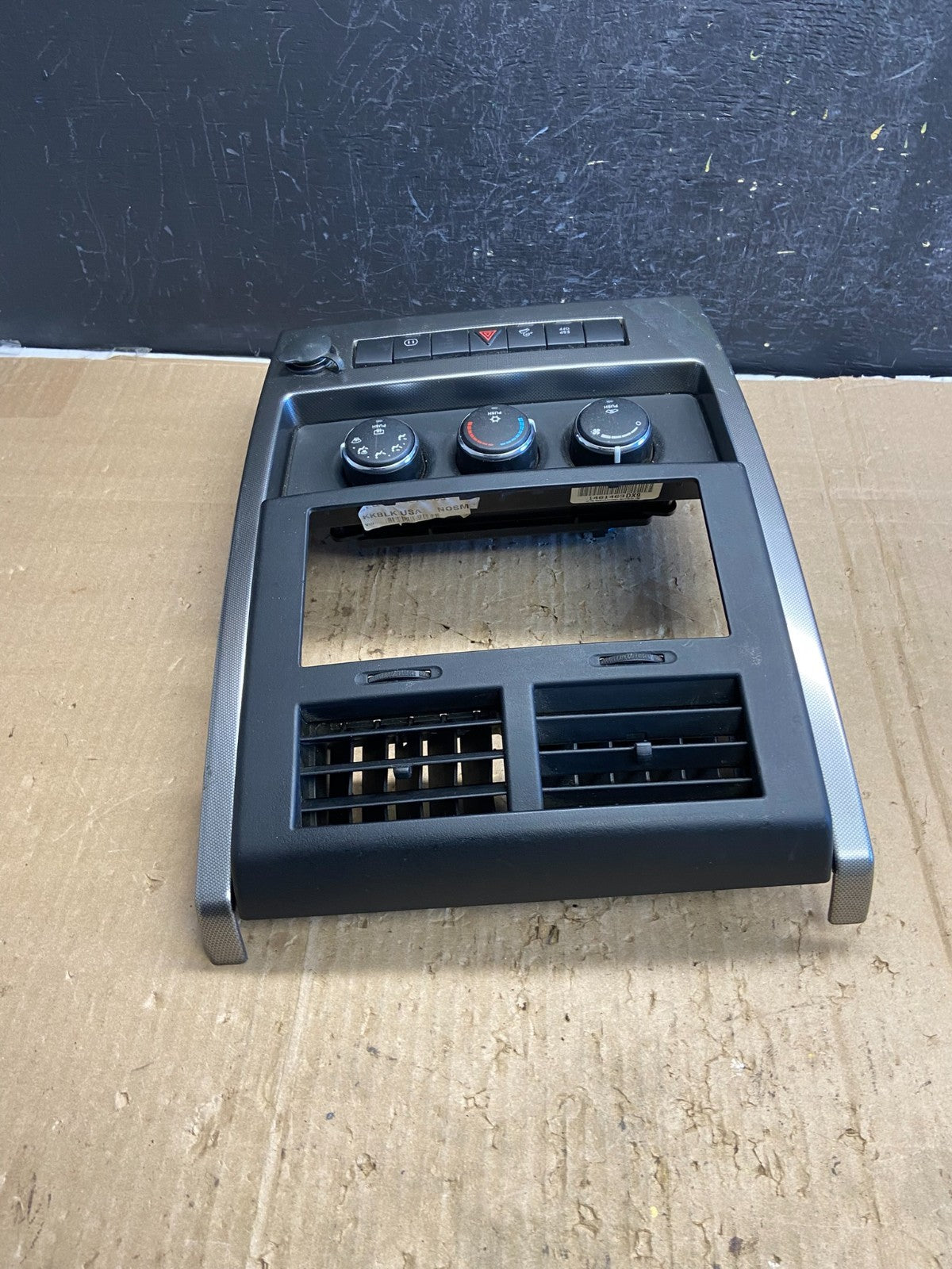 2008 to 2012 Jeep Liberty Dash Climate Temperature Control Radio Bezel AE2048 DG3
