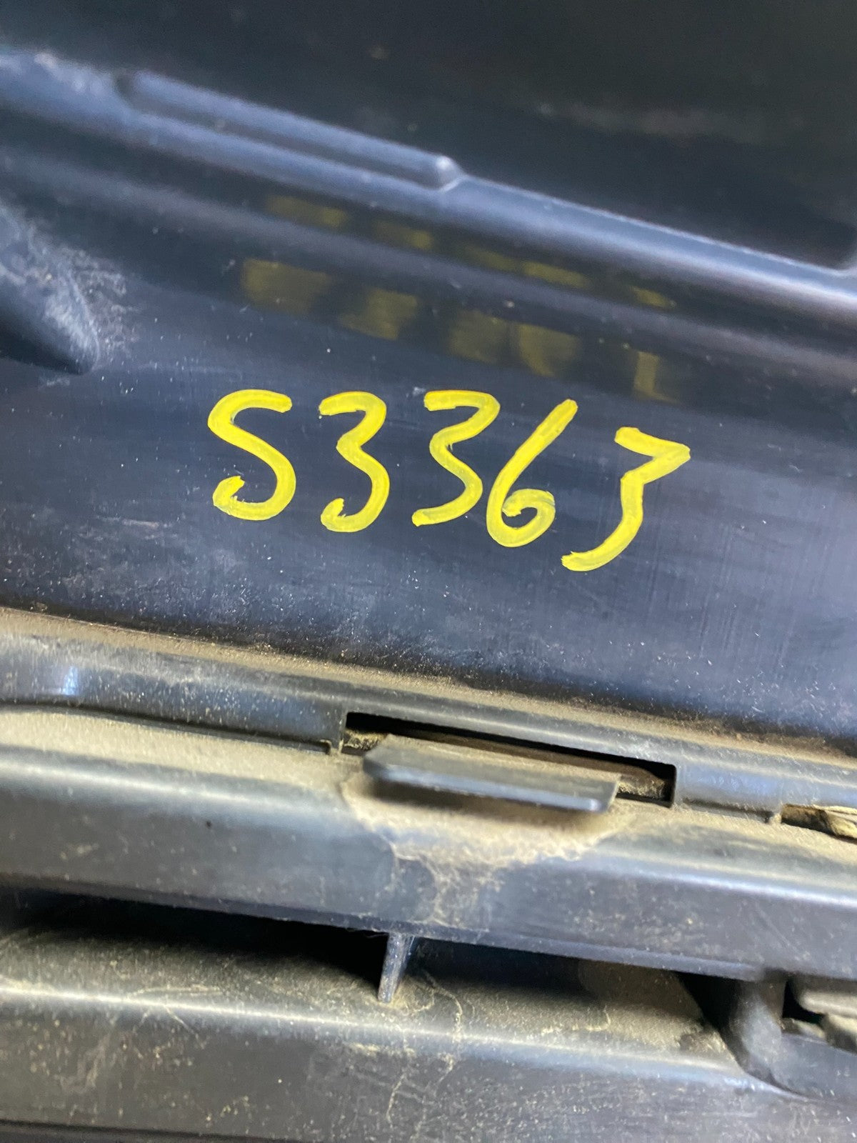2011 to 2015 Ford Explorer Upper Front Grill Grille Oem S3363 DG14