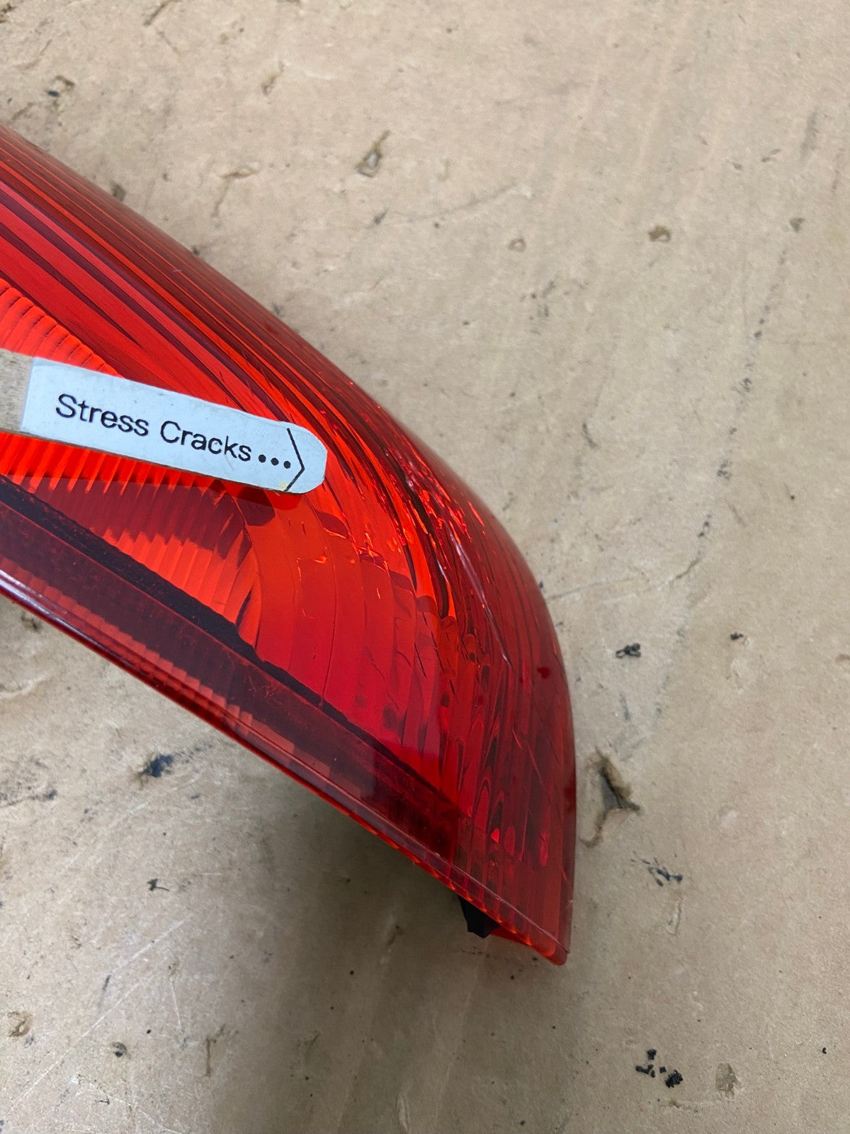 2001-2004 Volvo XC70 V70 Right Passenger RH Side Tail Light Upper AD3743 LK4