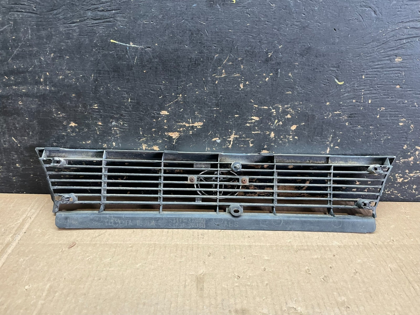 1987 to 1991 Toyota Camry Front Upper Grill Grille Oem AB3198 DG3