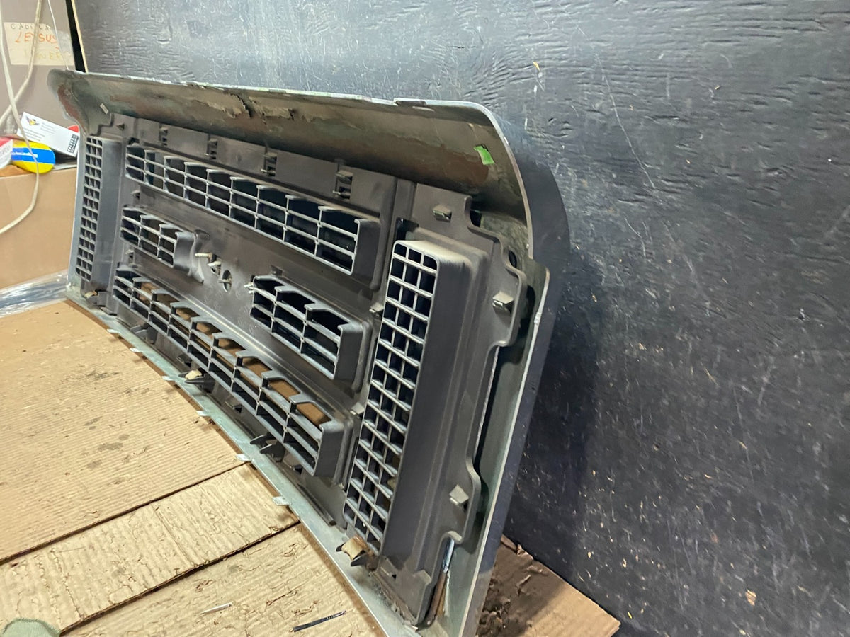 2008 to 2014 Ford Econoline E150 E250 Front Upper Chrome Grill Grille w6056 DG7
