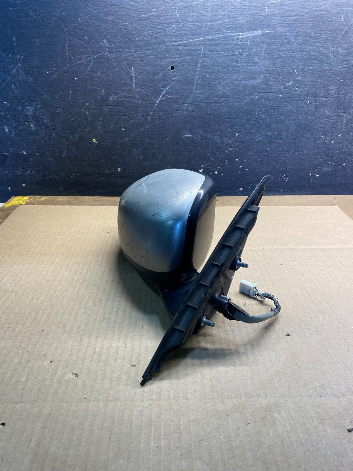 2003 to 2007 Infiniti G35 Right Pasenger RH View Door Mirror z2560 DG2