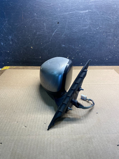 2003 to 2007 Infiniti G35 Right Pasenger RH View Door Mirror z2560 DG2