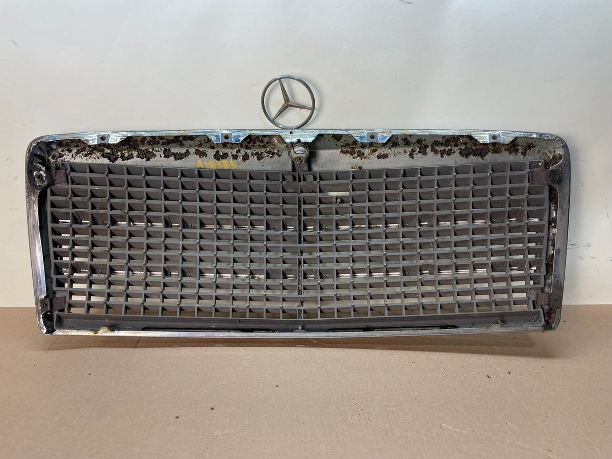 1986-1993 Mercedes-Benz 260E 300E 300TE 400E W124 Front Upper Grille AI8583 DG3