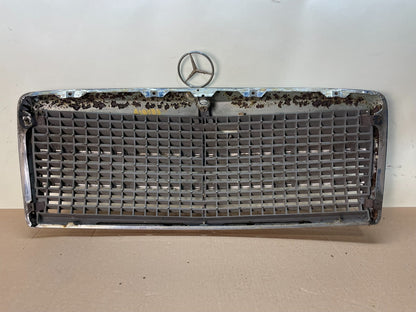 1986-1993 Mercedes-Benz 260E 300E 300TE 400E W124 Front Upper Grille AI8583 DG3